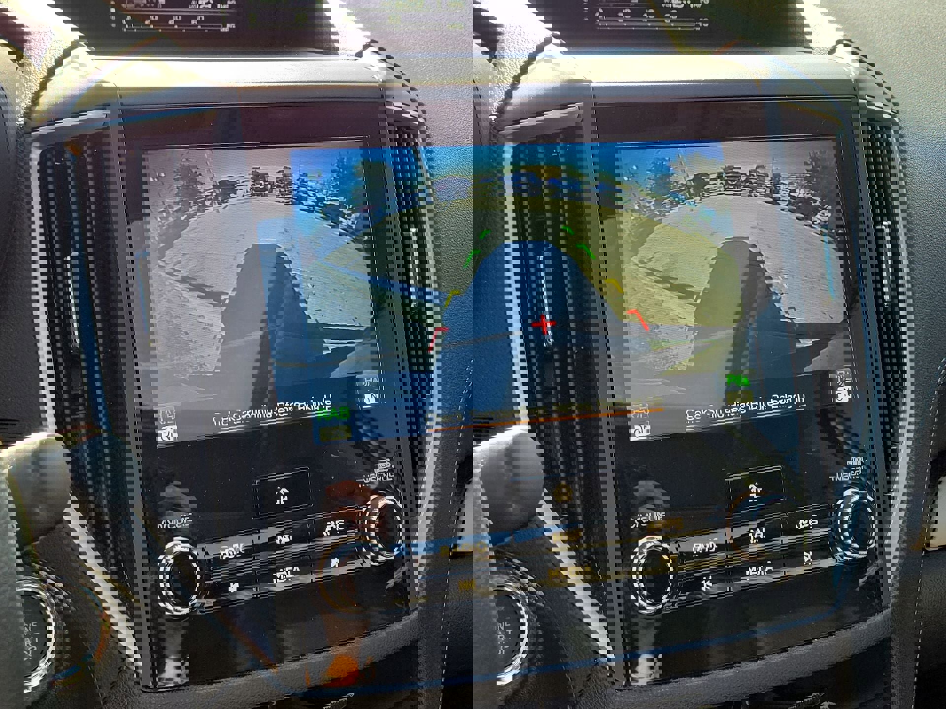 Used 2024 Subaru Forester Limited w/ Convenience Package image 18