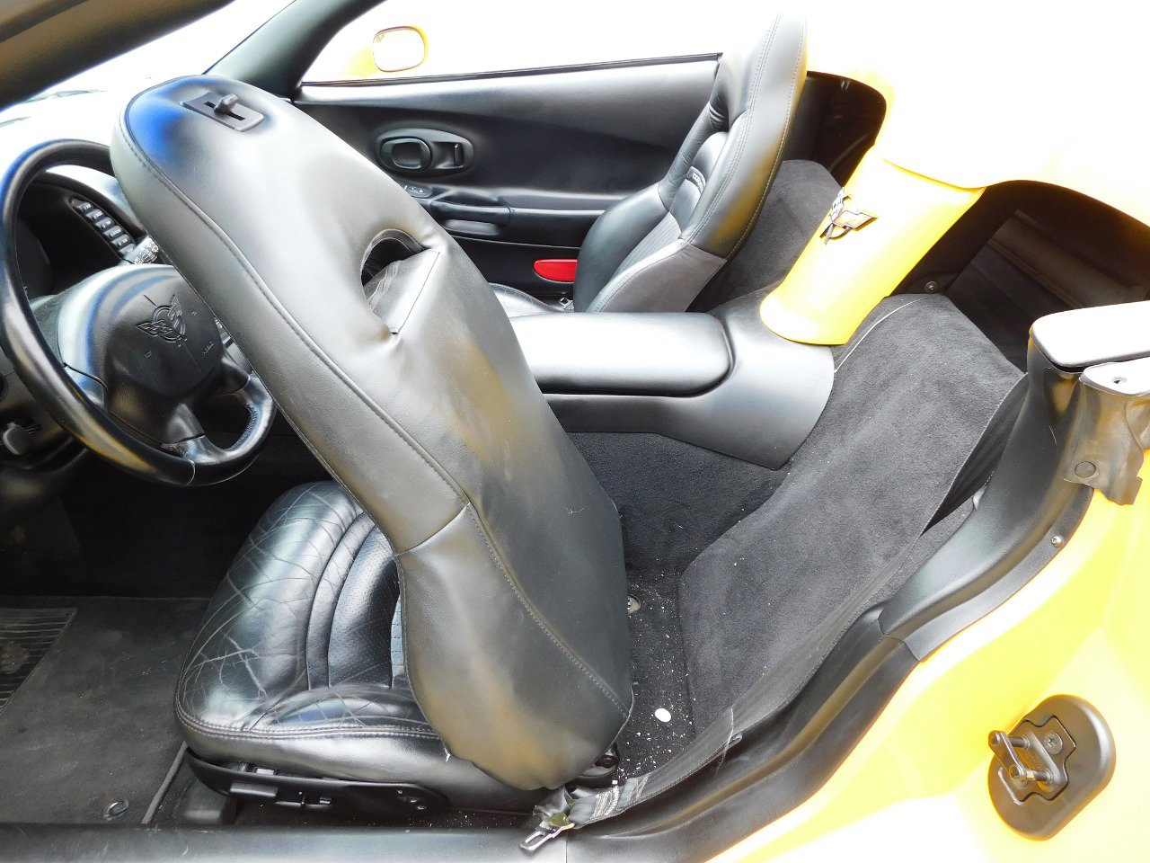 Used 2000 Chevrolet Corvette Convertible w/ Memory Pkg image 22
