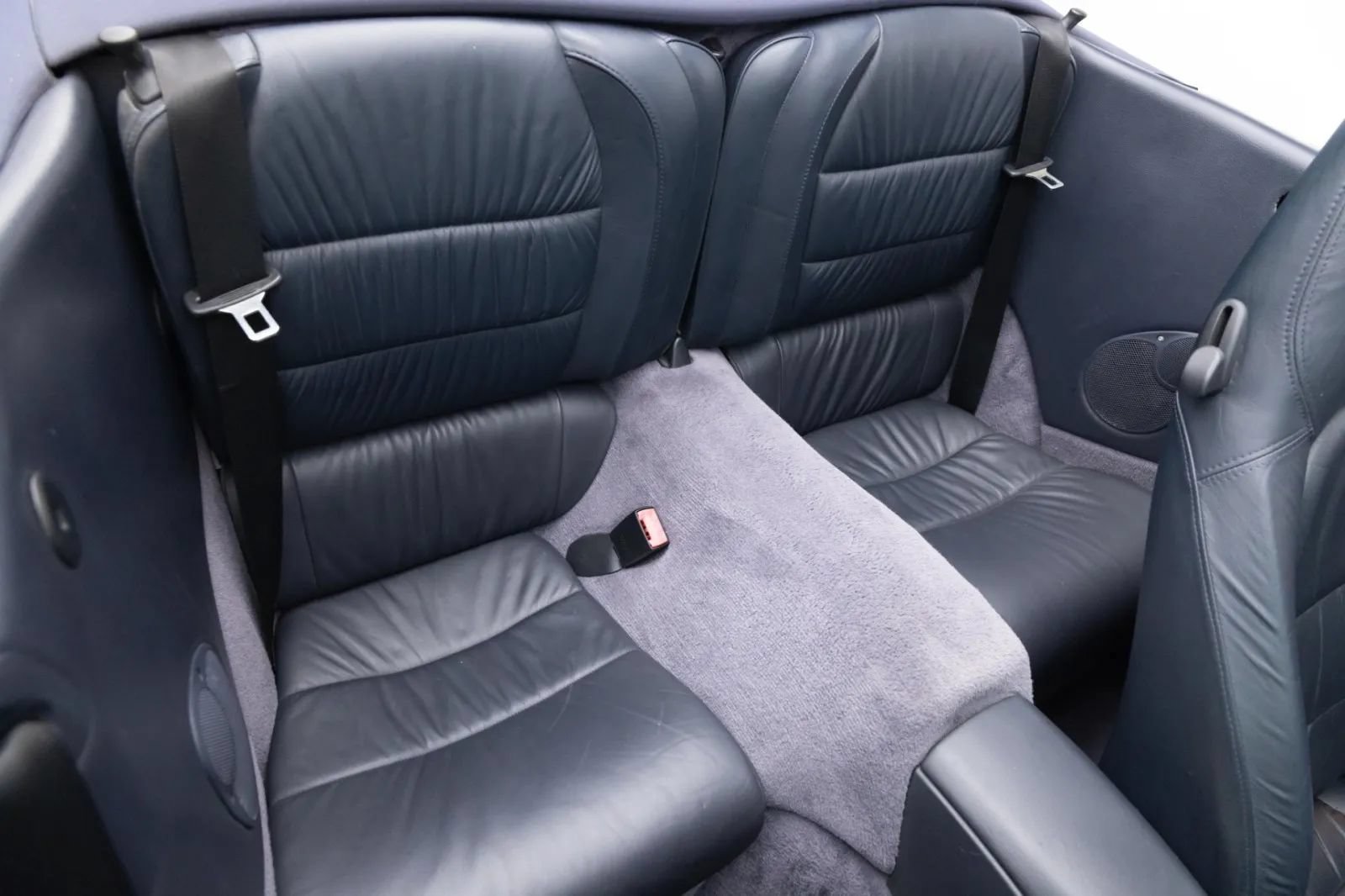 Used 2000 Porsche 911 Carrera 4 AWD/4WD image 38