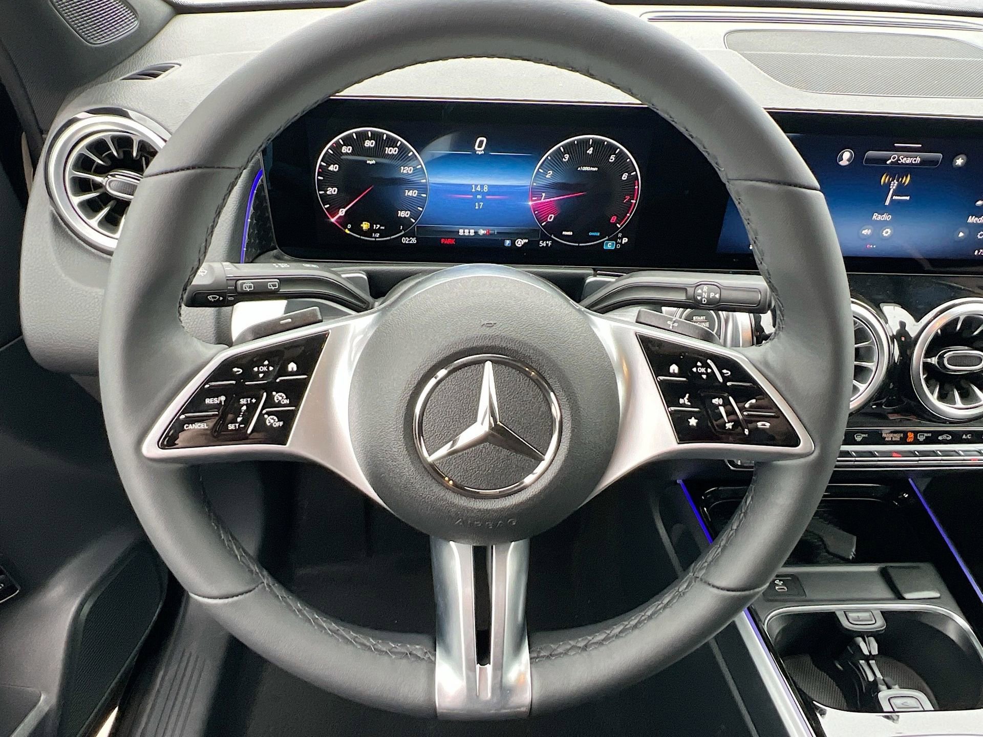 Used 2025 Mercedes-Benz GLB 250 4MATIC w/ Winter Package image 8