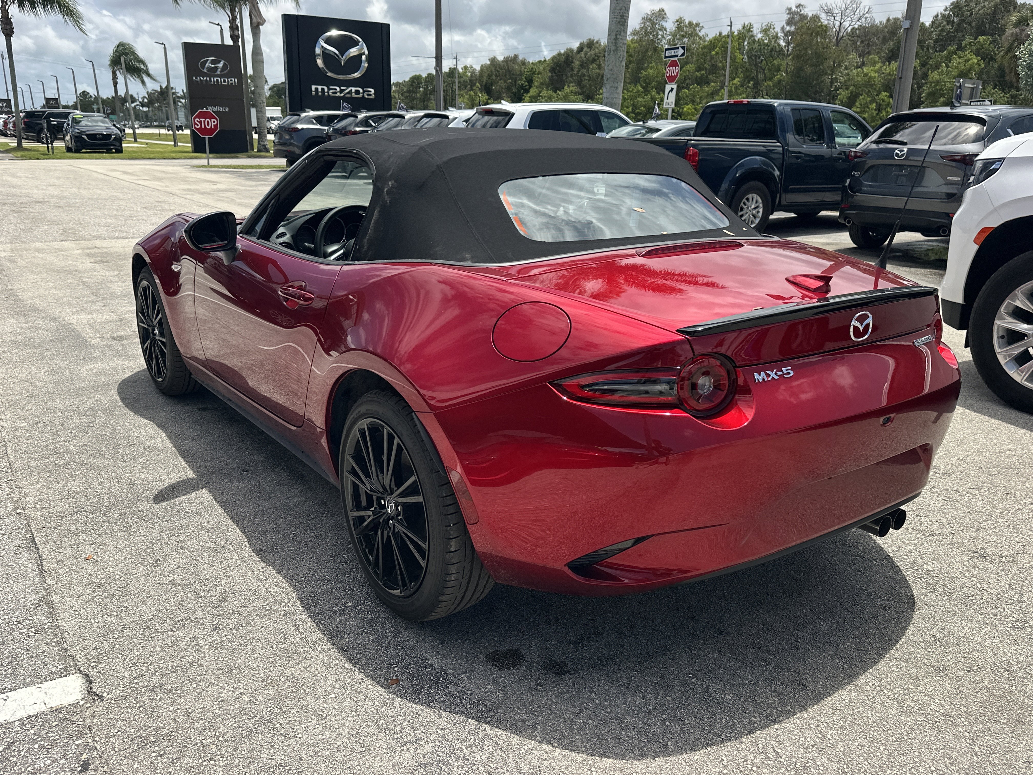 New 2026 MAZDA MX-5 Miata Club w/ Interior Package RWD image 11