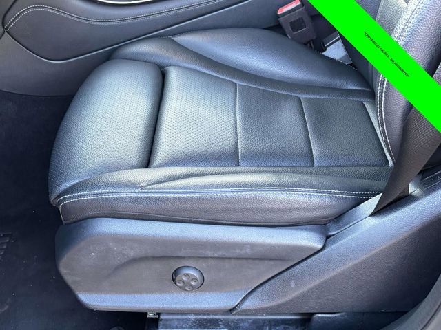 Used 2021 Mercedes-Benz GLC 300 4MATIC image 4