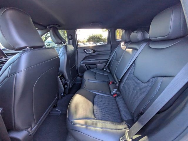 New 2026 Jeep Compass Latitude image 12