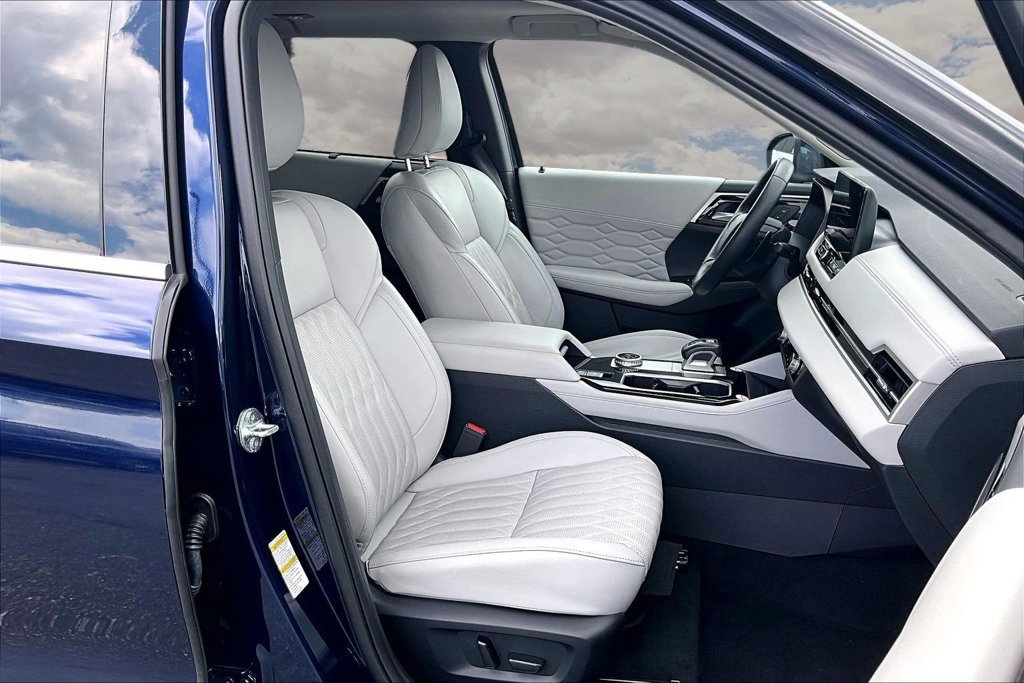 Used 2025 Mitsubishi Outlander SEL FWD image 29