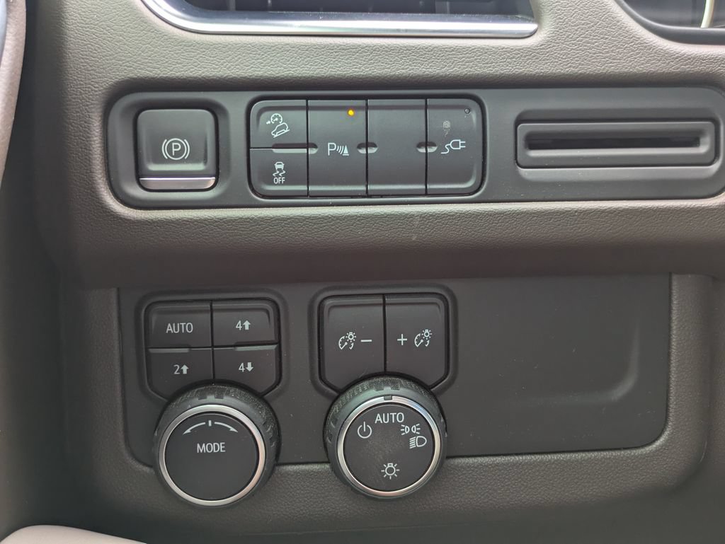 Used 2021 Chevrolet Tahoe Z71 AWD/4WD image 19