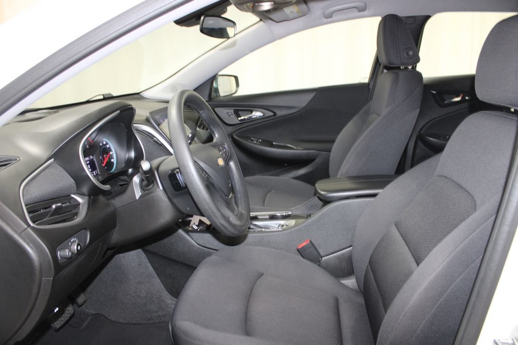 Used 2025 Chevrolet Malibu LT FWD image 16