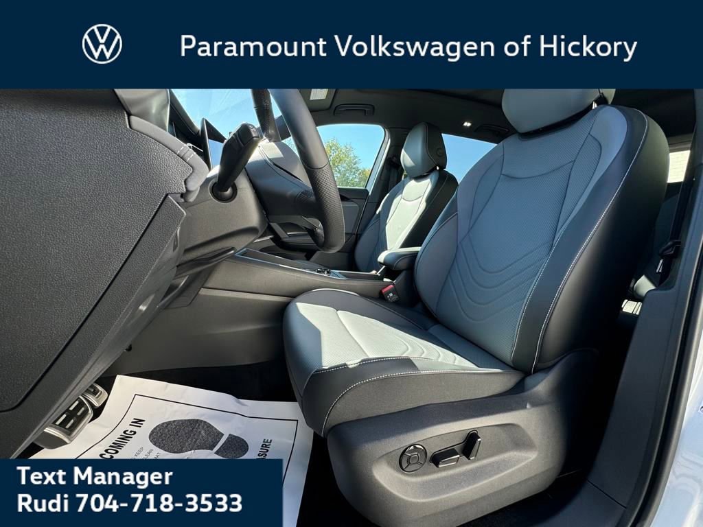 New 2026 Volkswagen Tiguan SE R-Line image 5