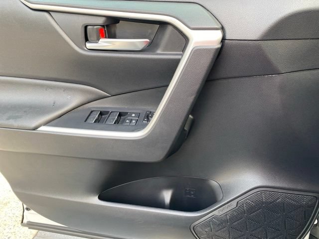 Used 2022 Toyota RAV4 SE w/ Convenience Package AWD/4WD image 23