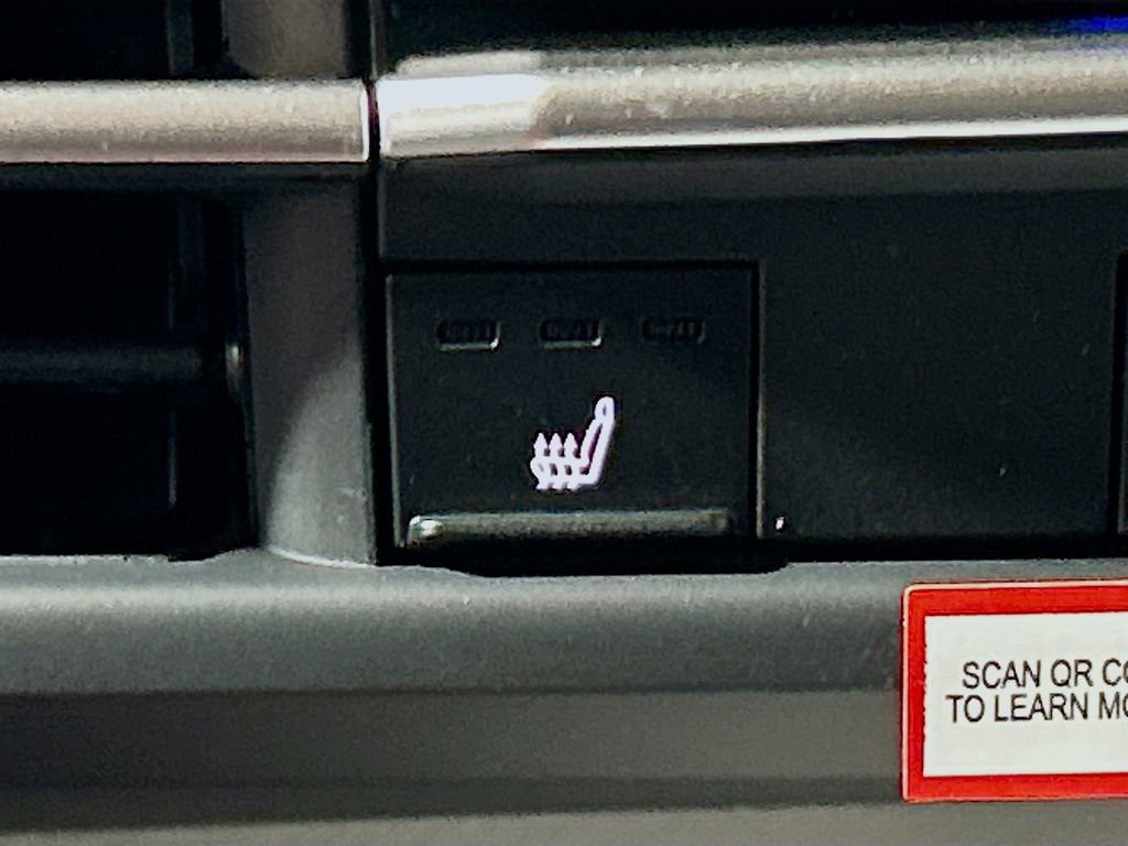 Used 2026 Toyota Sienna XLE image 19