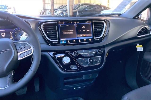 New 2026 Chrysler Voyager LX FWD image 34