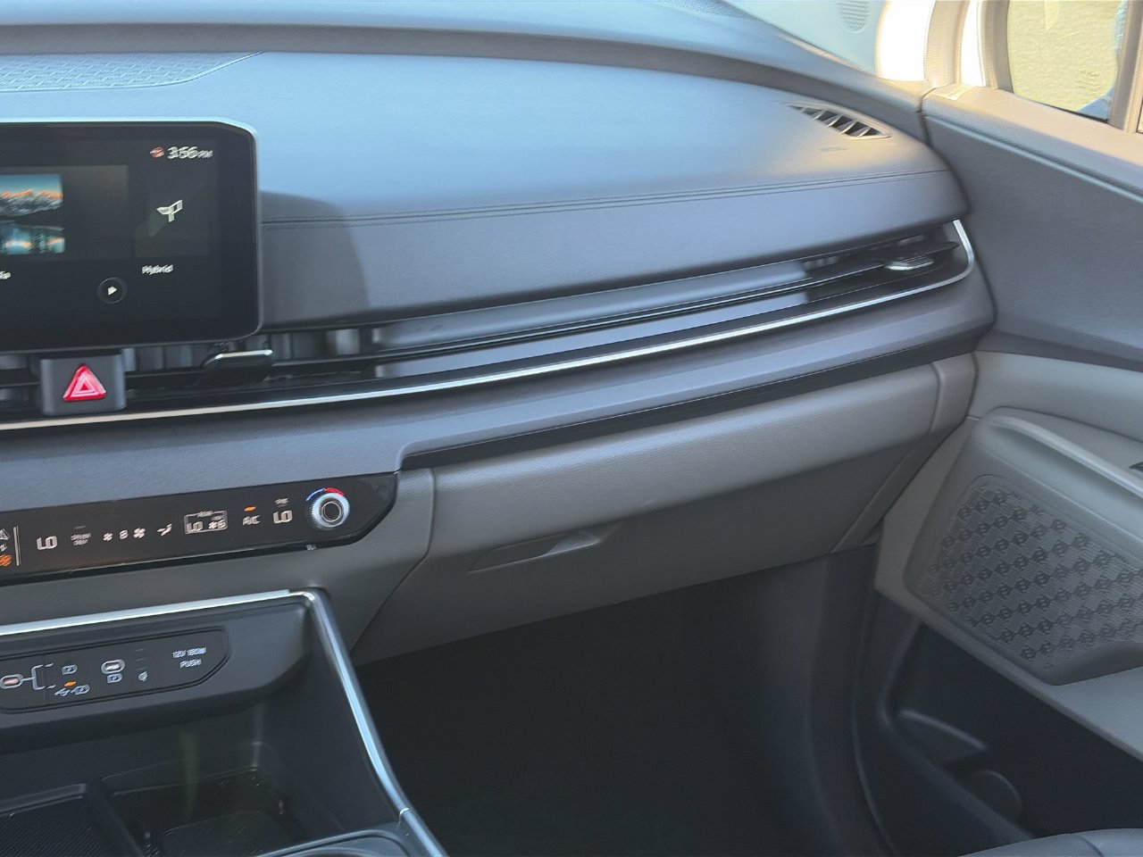 Certified 2026 Kia Carnival EX FWD image 15
