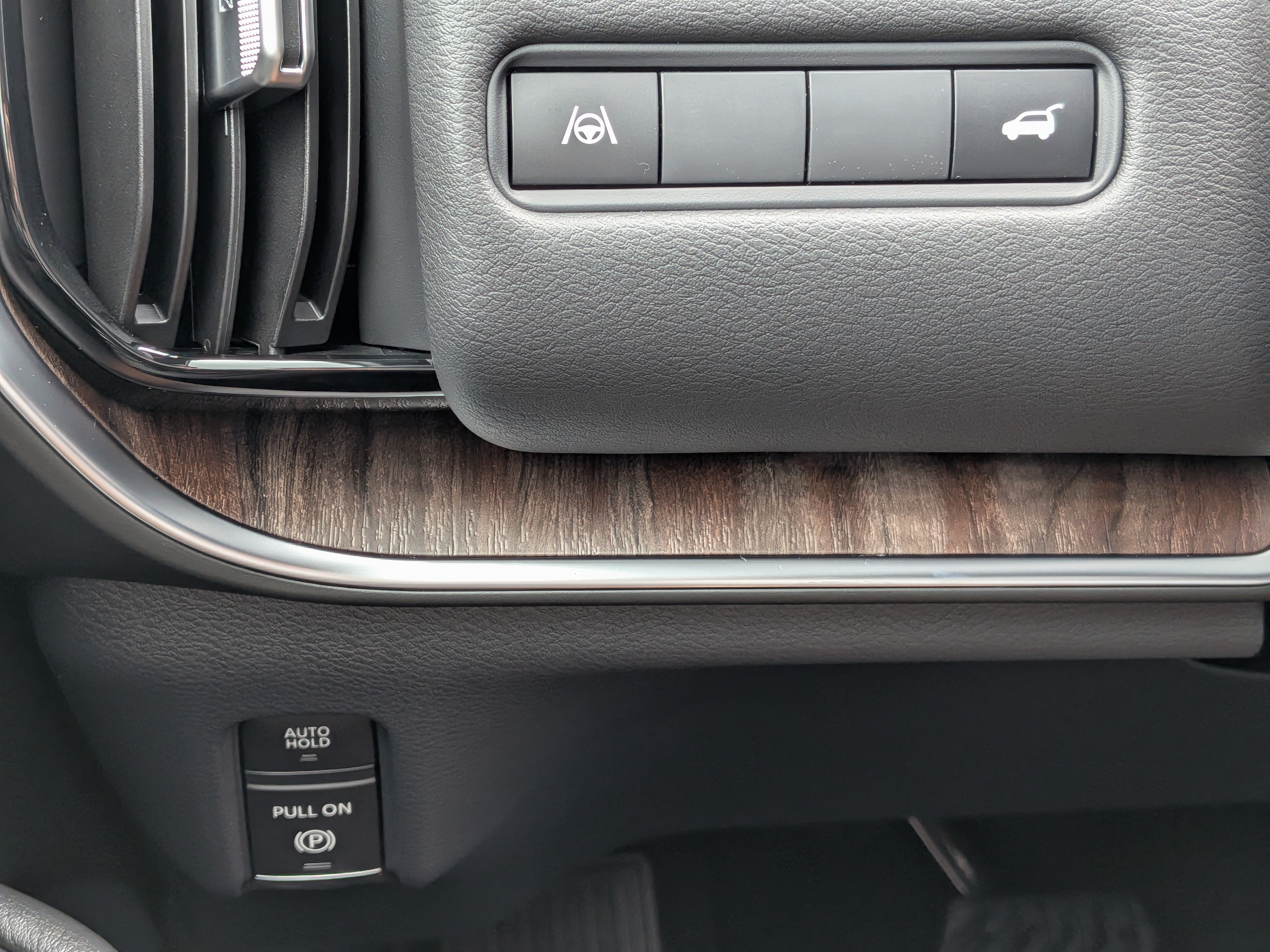 New 2026 Nissan Armada SL w/ Captain's Chari Seat Package RWD image 25
