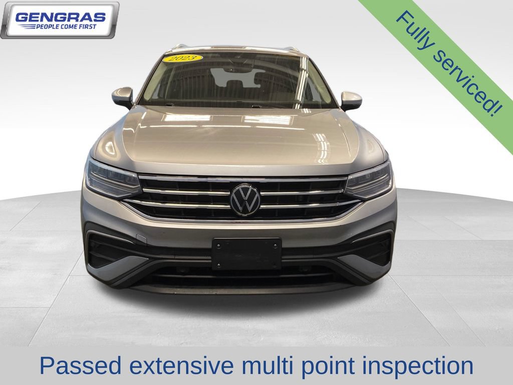 Used 2023 Volkswagen Tiguan SE AWD/4WD image 2