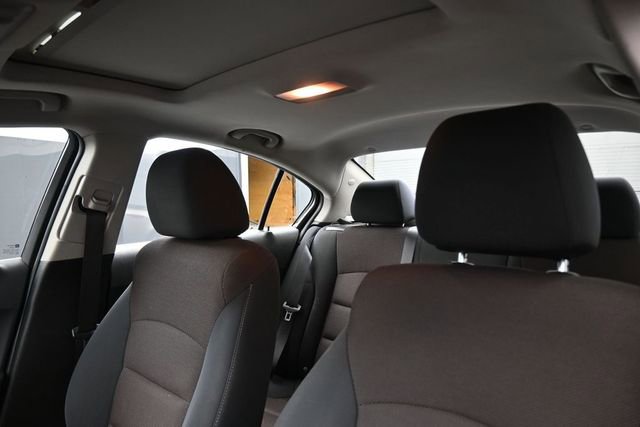 Used 2016 Chevrolet Cruze LT w/ Sun And Sound Package FWD image 2
