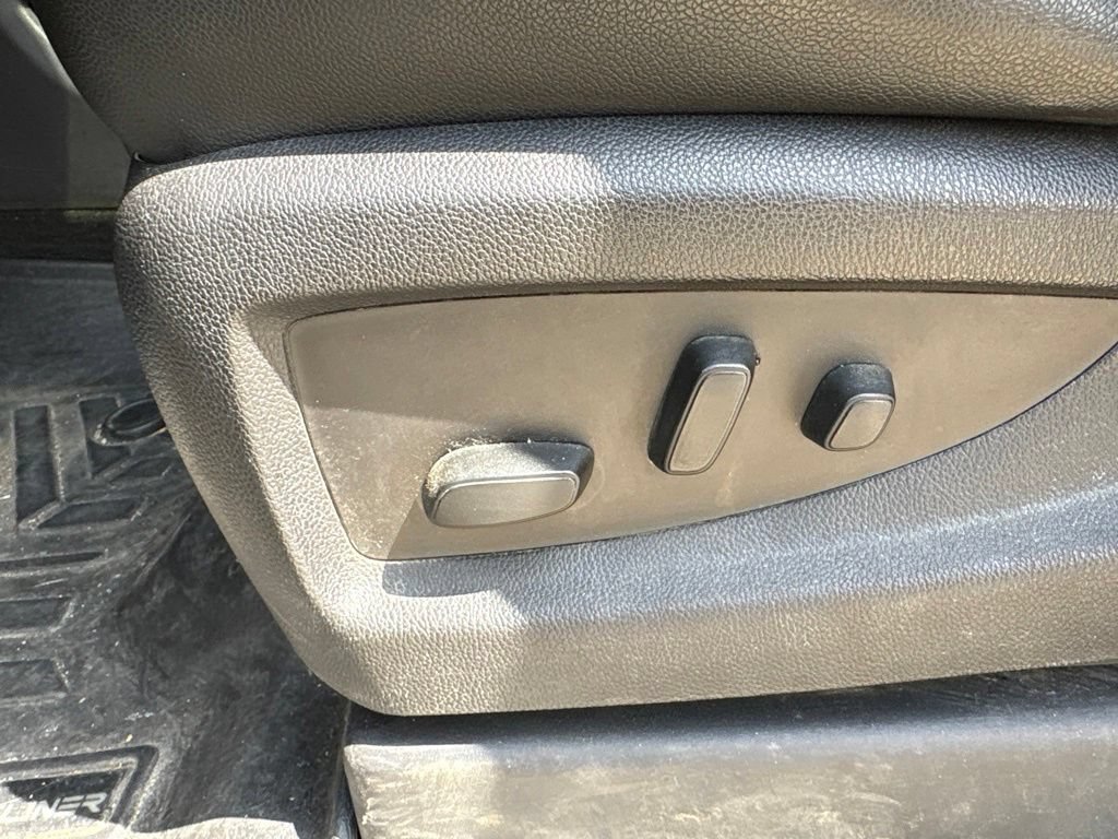 Used 2016 Chevrolet Suburban LTZ RWD image 19