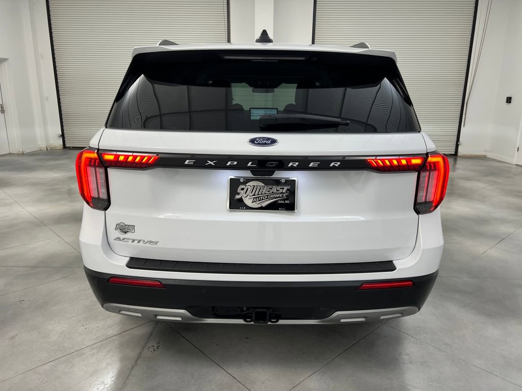 Used 2025 Ford Explorer Active w/ Active Comfort Package image 6