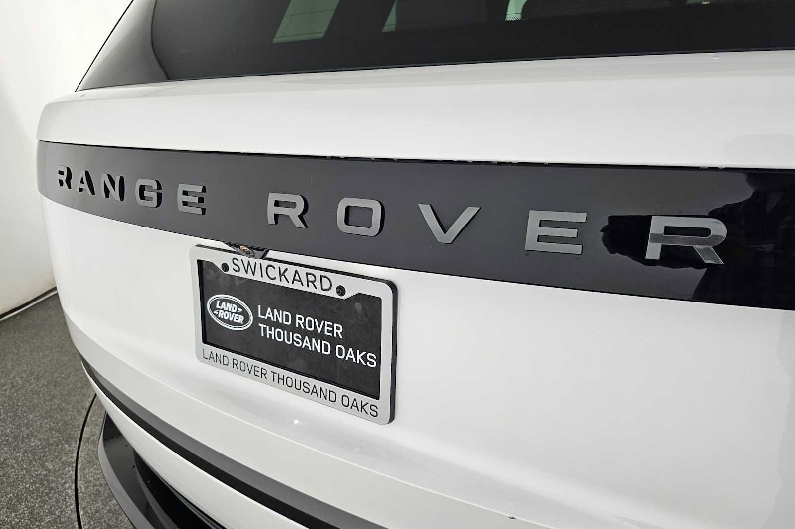 Used 2025 Land Rover Range Rover SE AWD/4WD image 13
