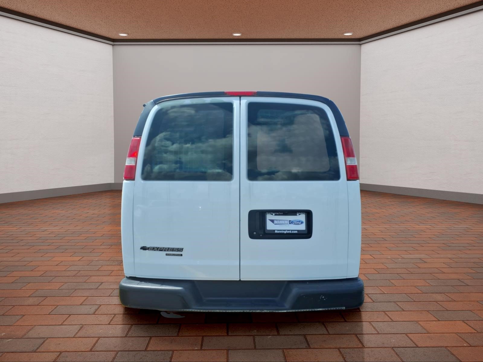 Used 2015 Chevrolet Express 2500 RWD image 7
