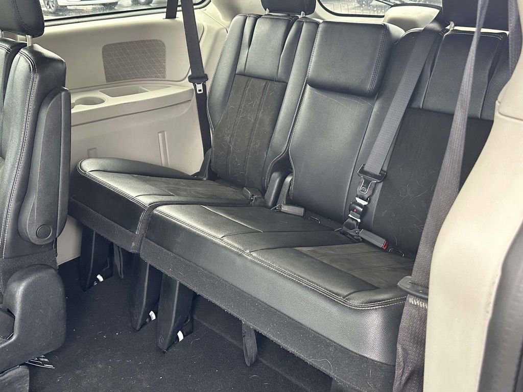 Used 2019 Dodge Grand Caravan SXT image 11