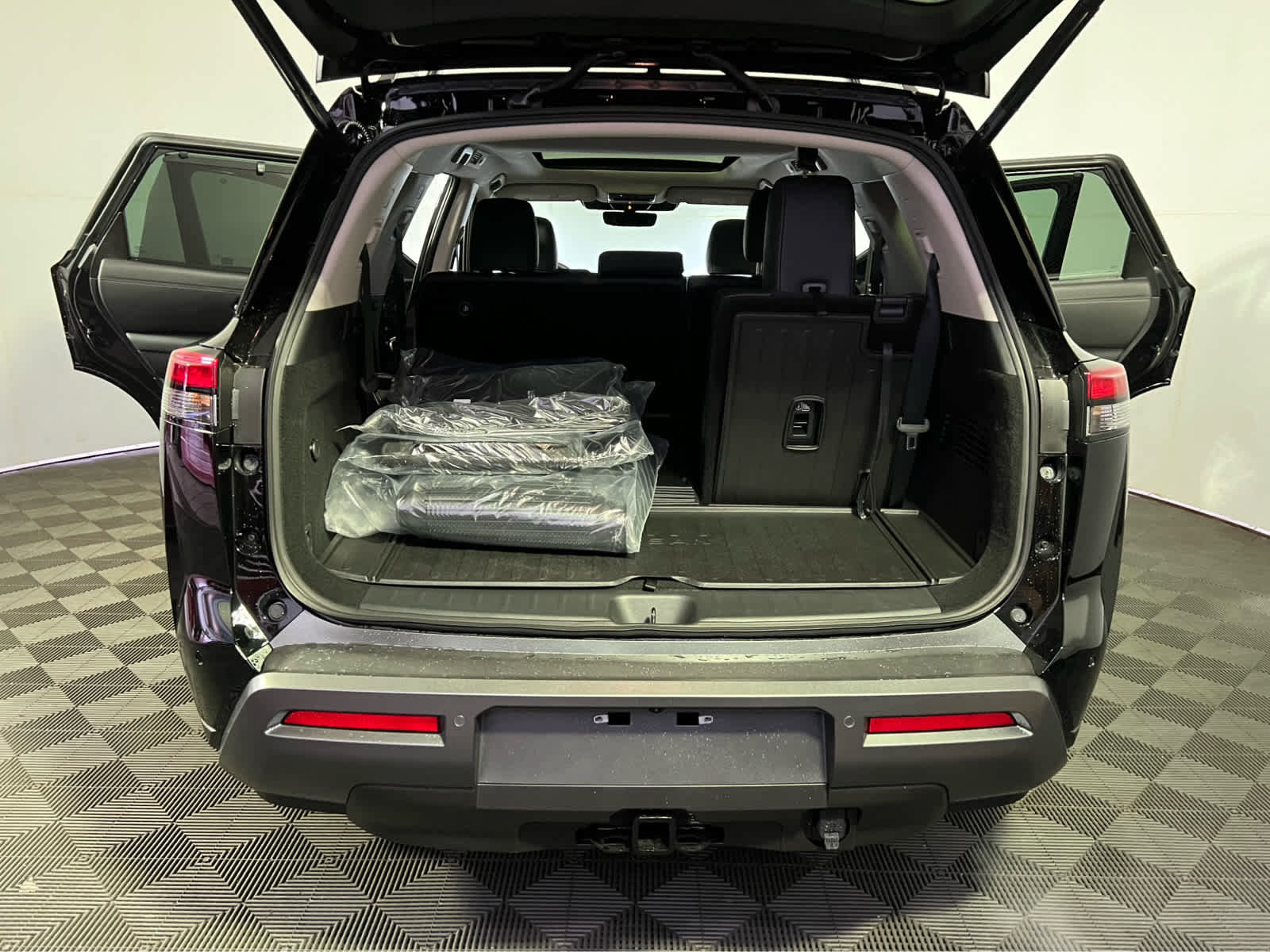 New 2026 Nissan Pathfinder Platinum image 18