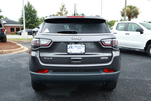 Used 2022 Jeep Compass Latitude w/ Sun and Sound Group AWD/4WD image 7