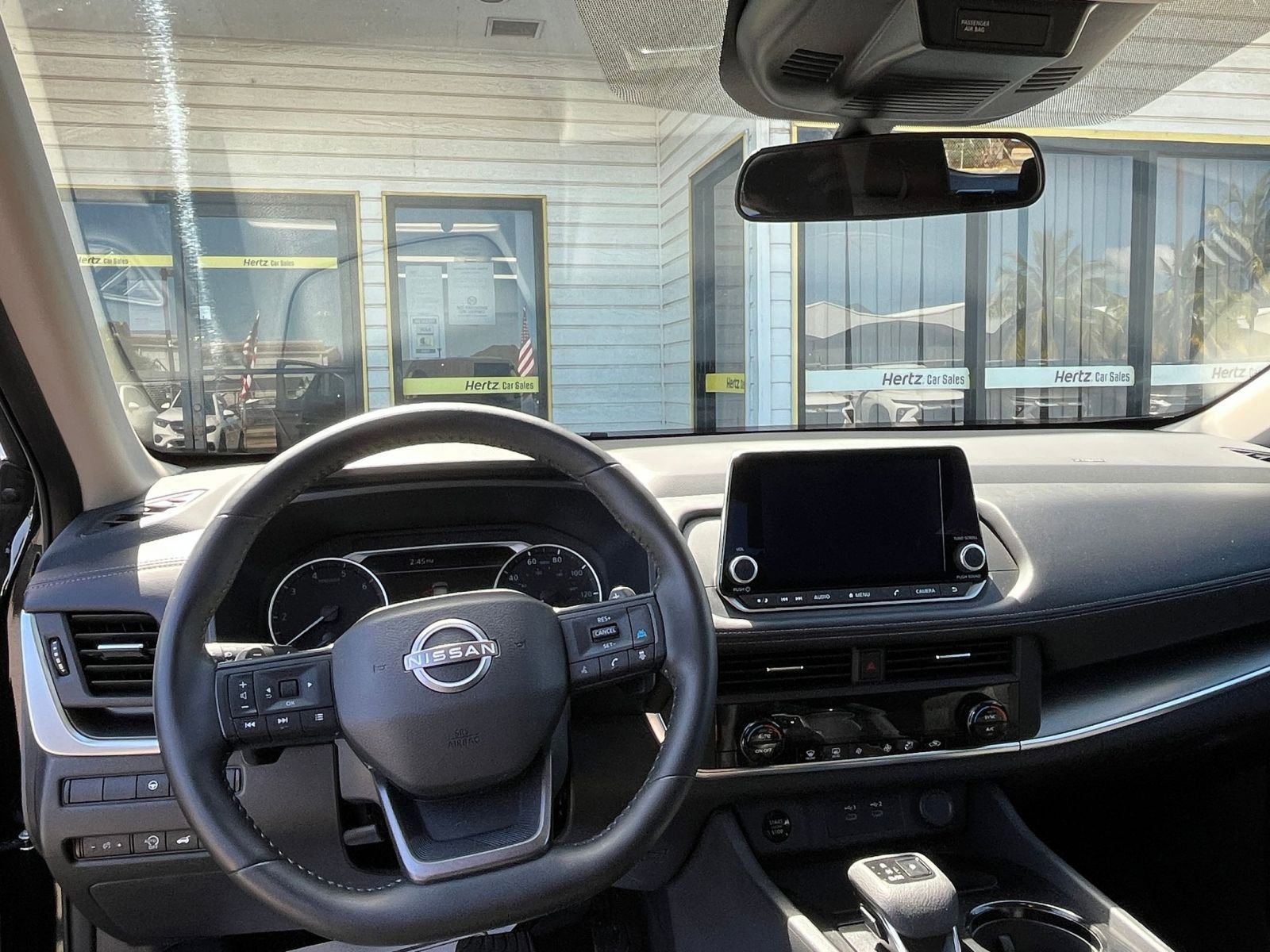 Used 2025 Nissan Rogue SV image 35