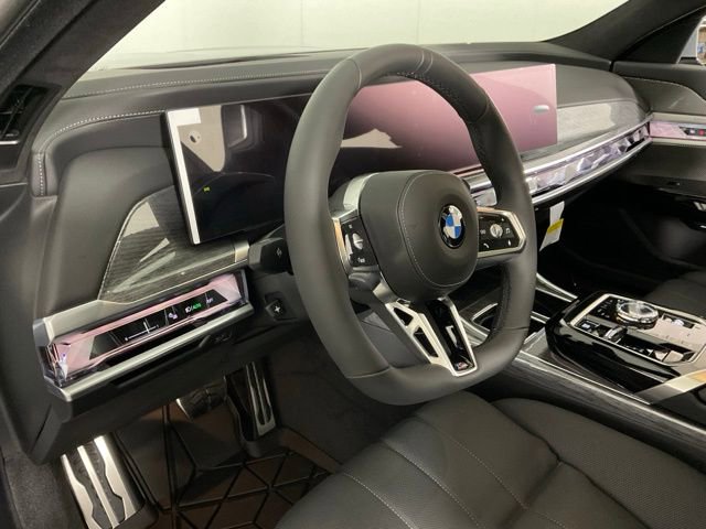 Used 2024 BMW 760i xDrive image 17