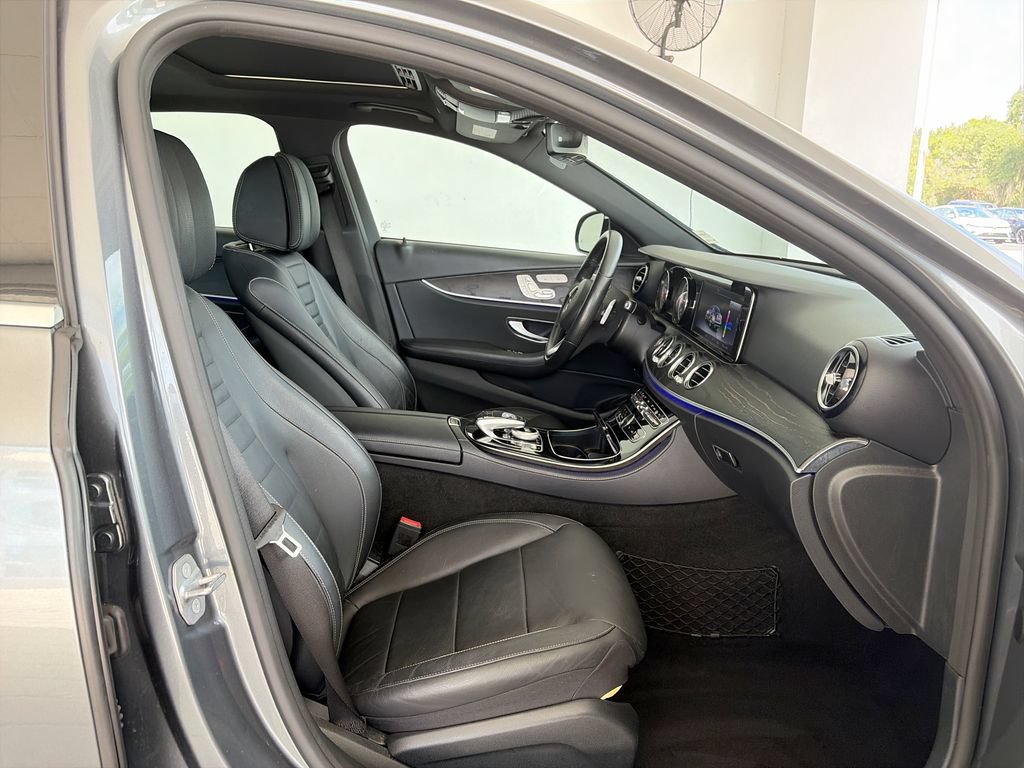Used 2017 Mercedes-Benz E 300 4MATIC image 33