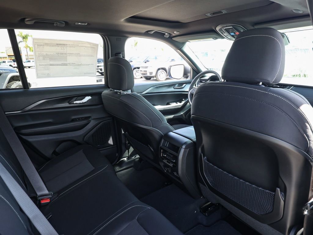 New 2026 Jeep Grand Cherokee Laredo X image 17