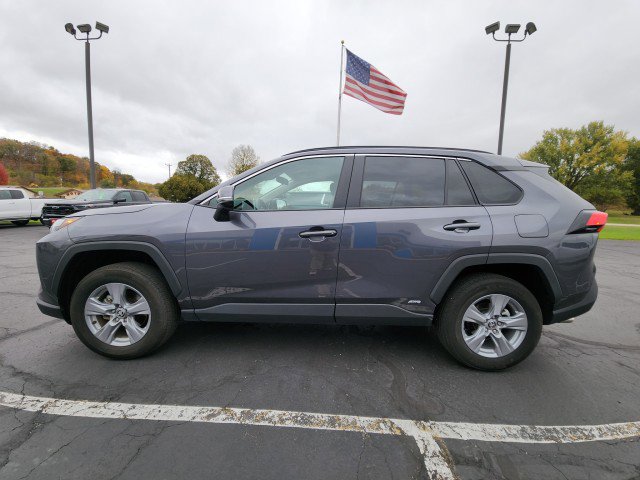 Used 2025 Toyota RAV4 XLE image 2