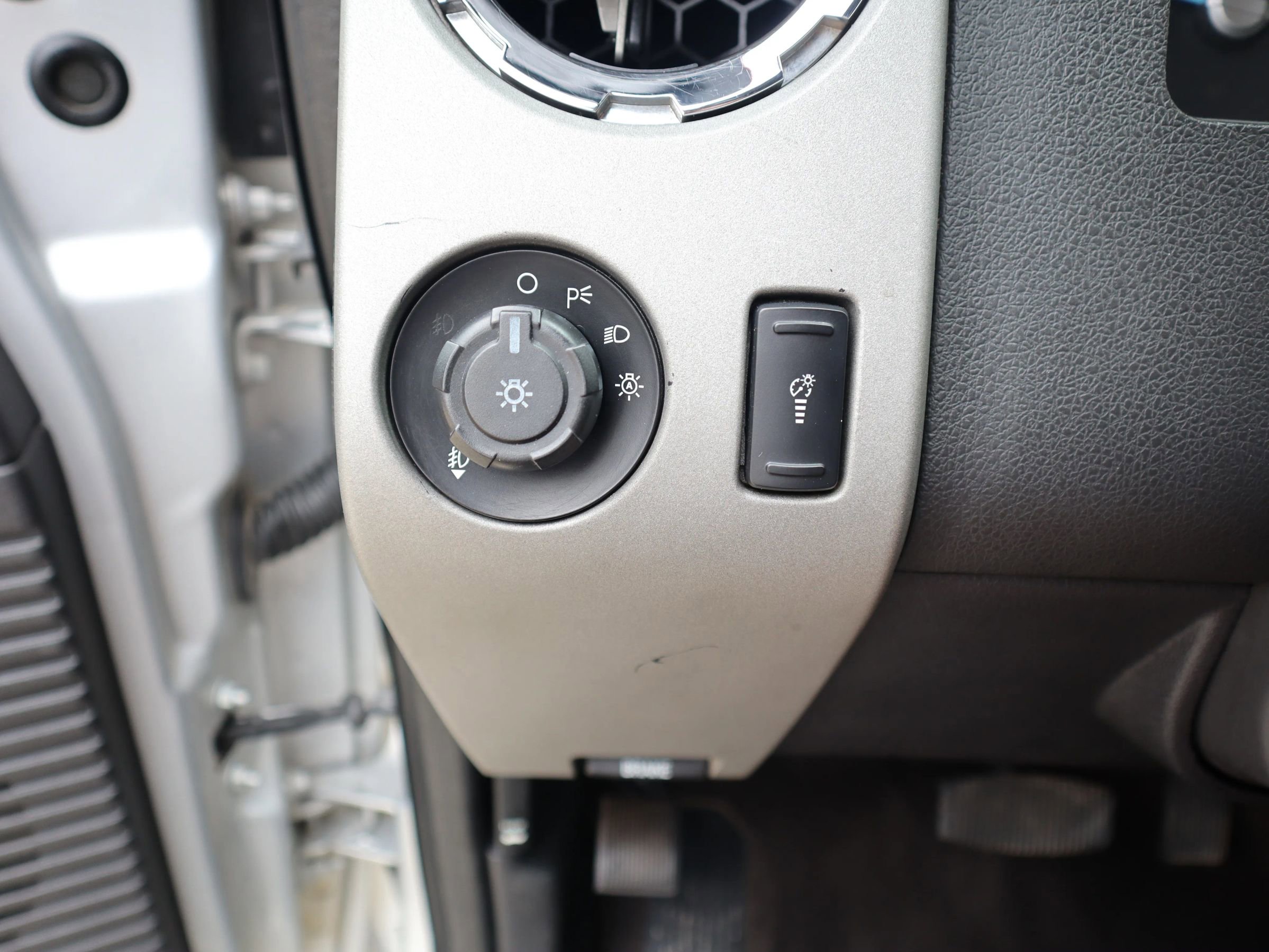 Used 2015 Ford F350 Lariat w/ Lariat Interior Package image 22