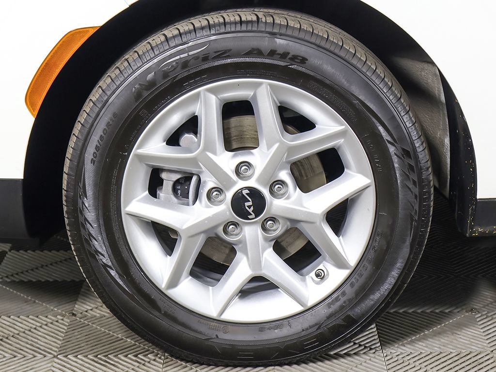 Certified 2023 Kia Soul LX w/ LX Technology Package FWD image 20