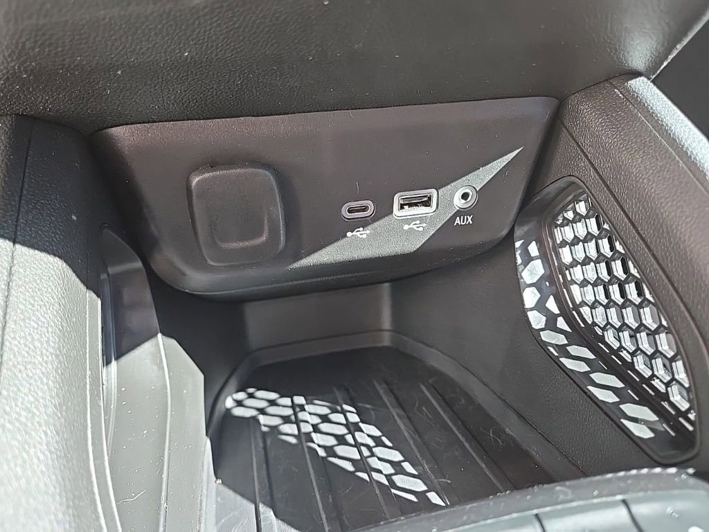 Used 2023 Chevrolet TrailBlazer LT w/ Convenience Package image 32