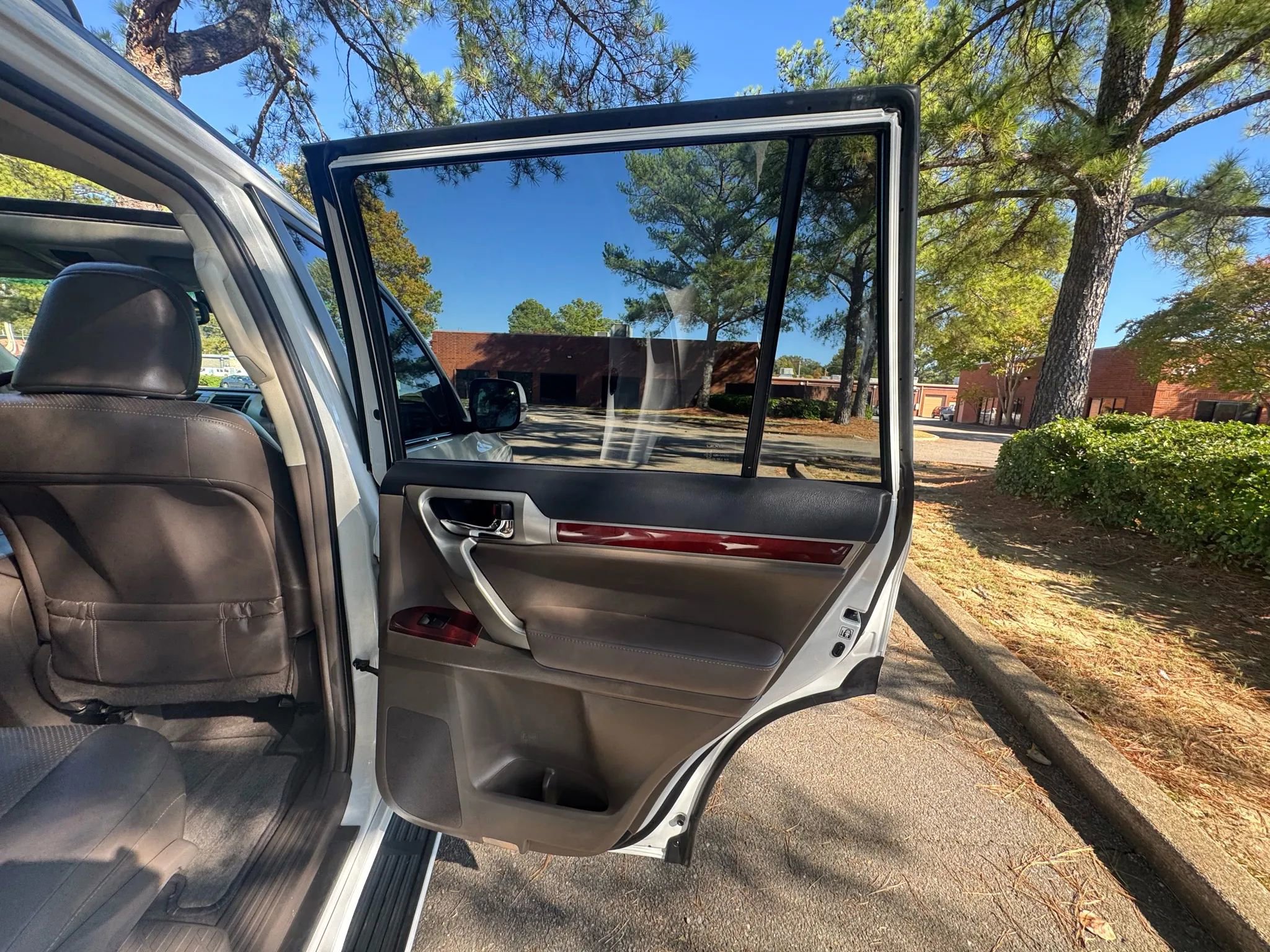 Used 2013 Lexus GX 460 image 32