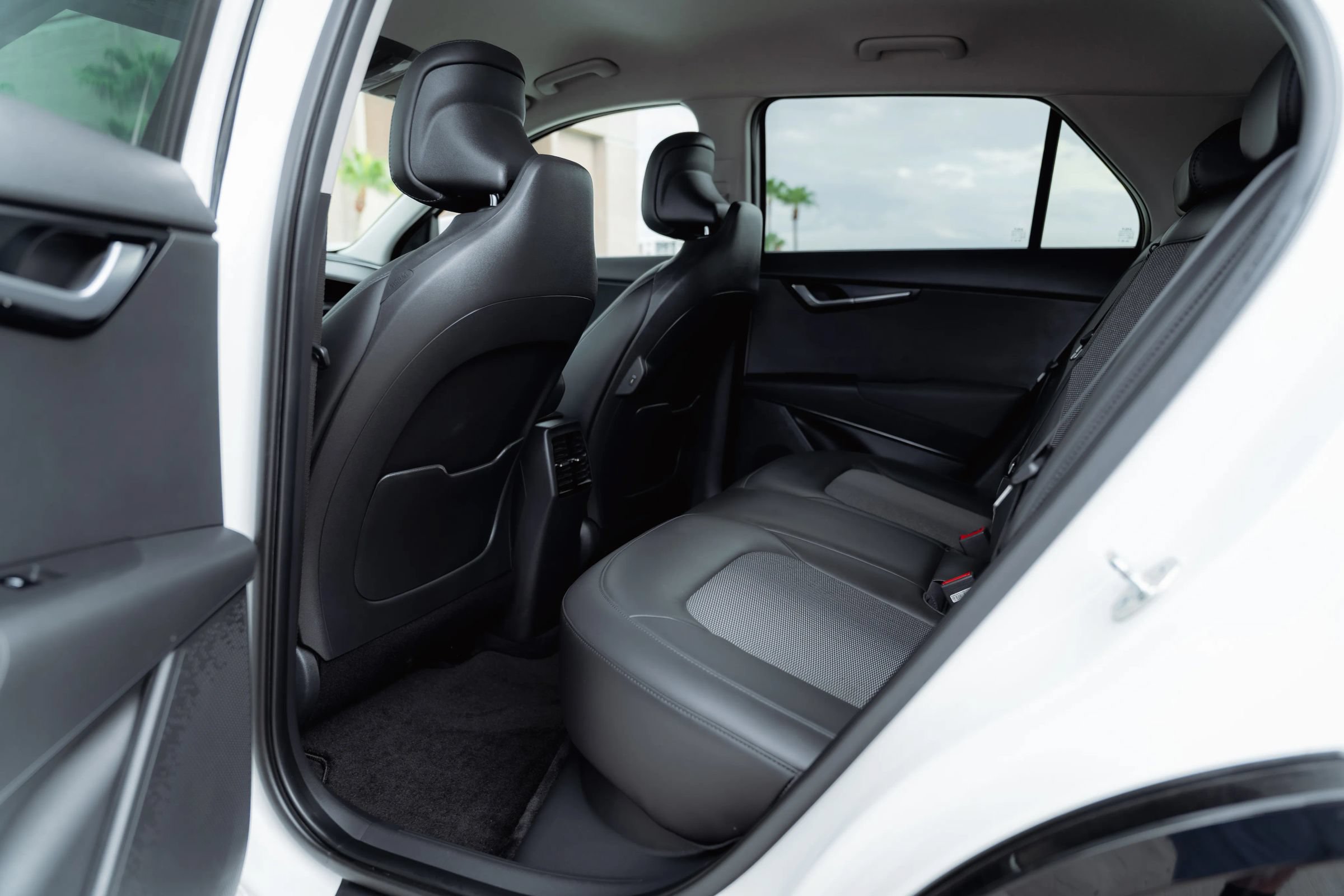 Used 2023 Kia Niro Wind FWD image 55