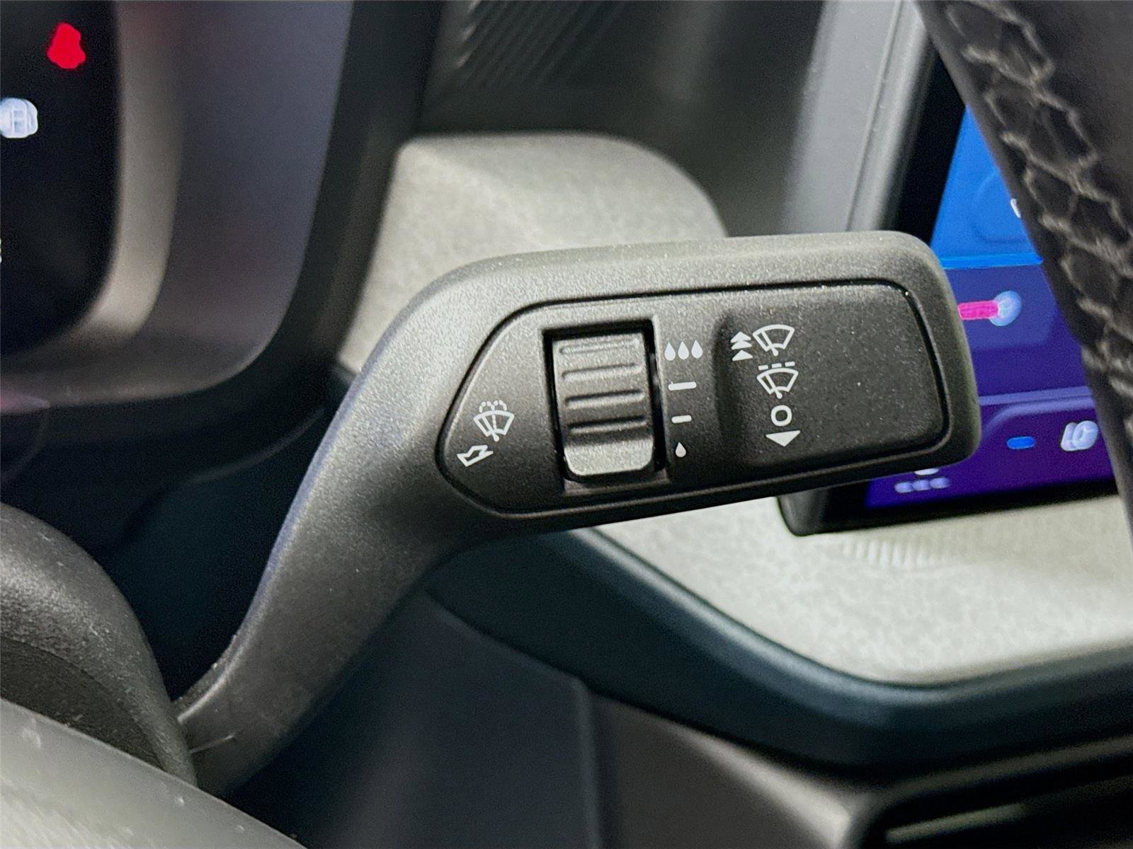 Used 2025 Ford Maverick XLT w/ XLT Luxury Package image 6