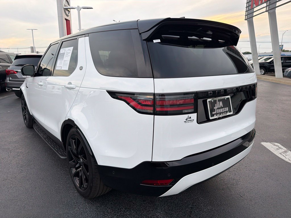 Used 2024 Land Rover Discovery Dynamic SE AWD/4WD image 3
