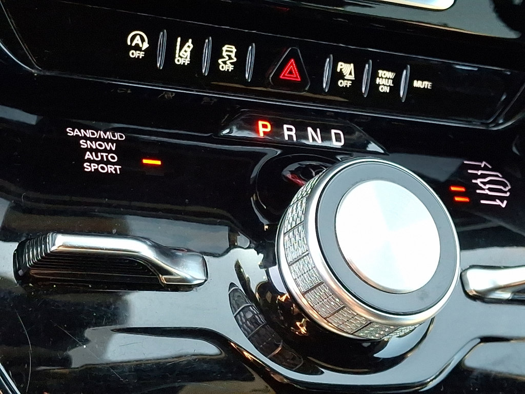 Used 2024 Jeep Wagoneer Series III image 30