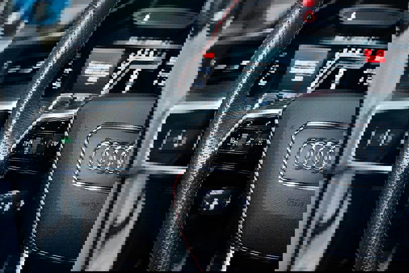 Used 2021 Audi RS 6 w/ Executive Package image 43