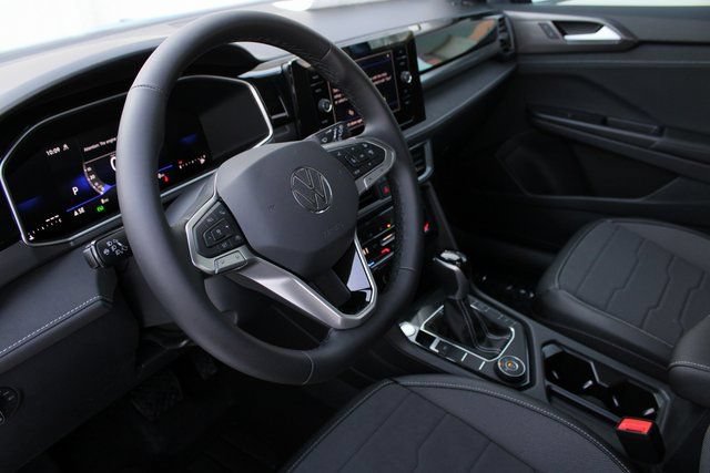 New 2026 Volkswagen Taos SE AWD/4WD image 2