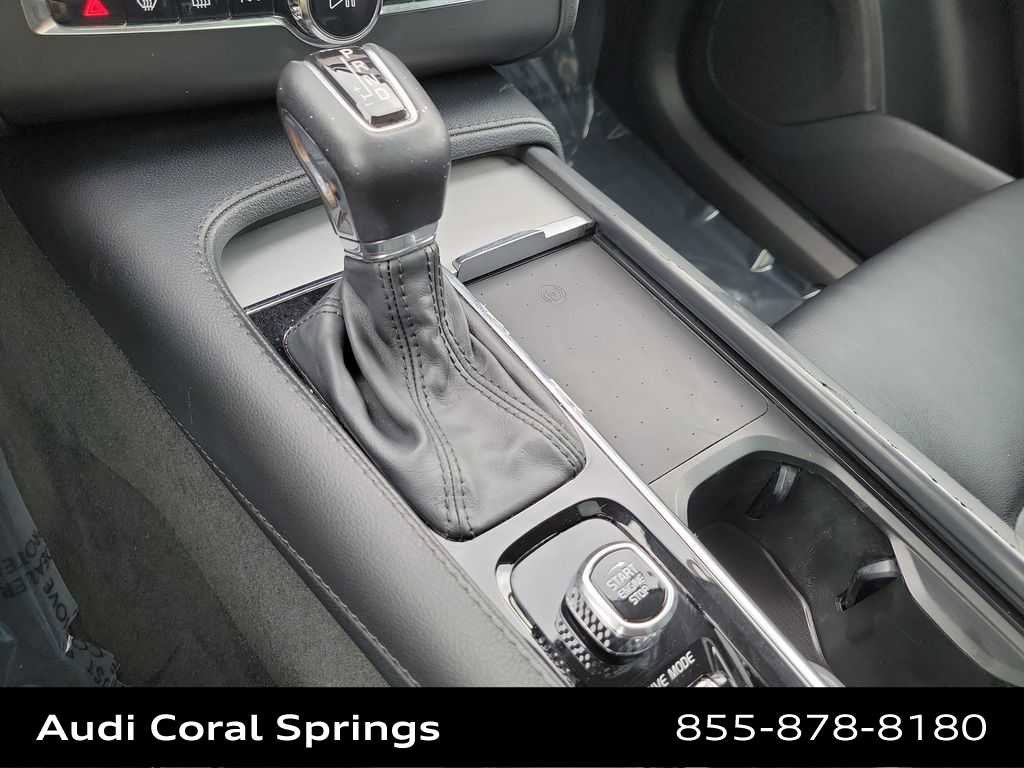 Used 2021 Volvo XC90 T5 Momentum w/ Protection Package Premier image 25