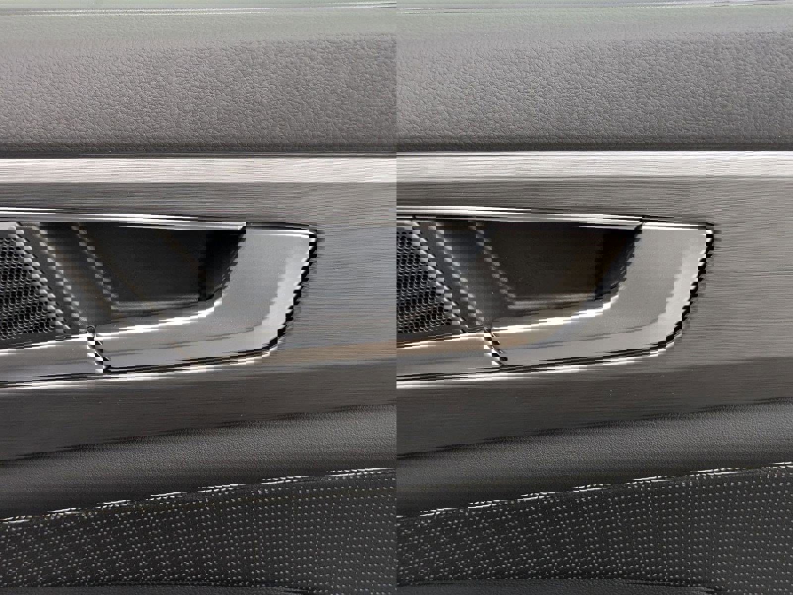 New 2025 Volkswagen Atlas Cross Sport SE image 34