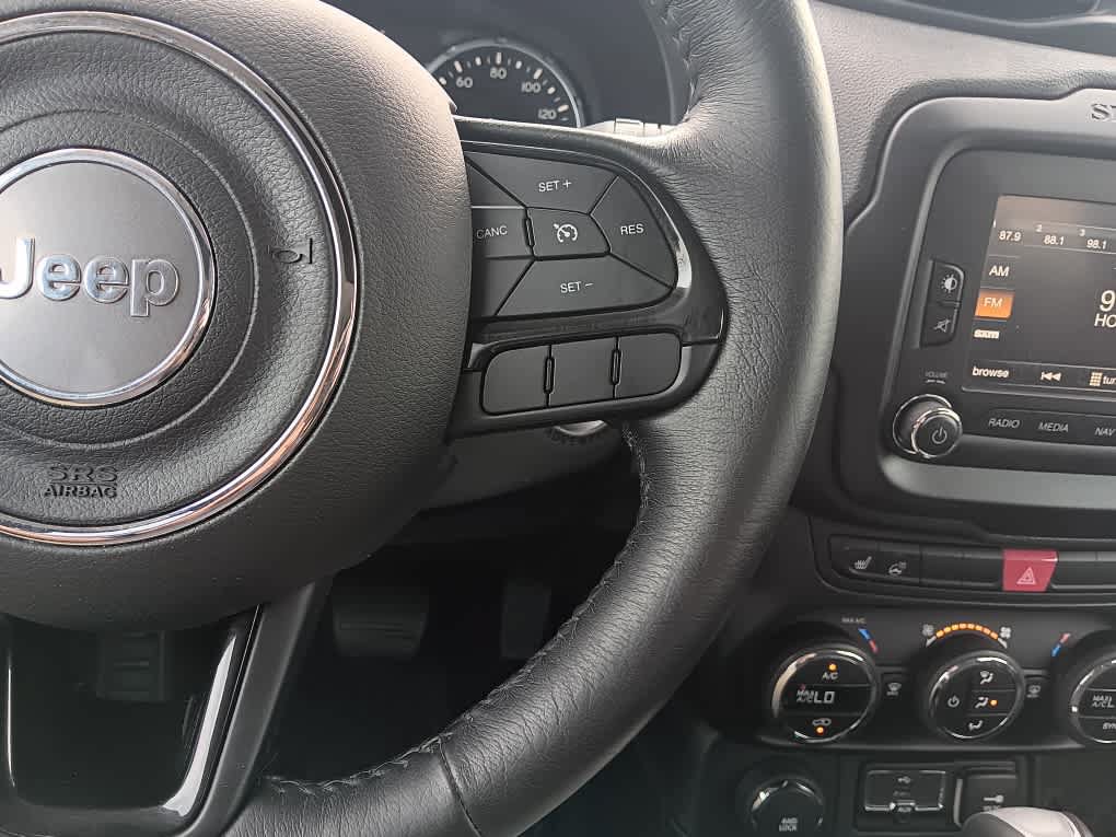 Used 2016 Jeep Renegade Latitude AWD/4WD image 22