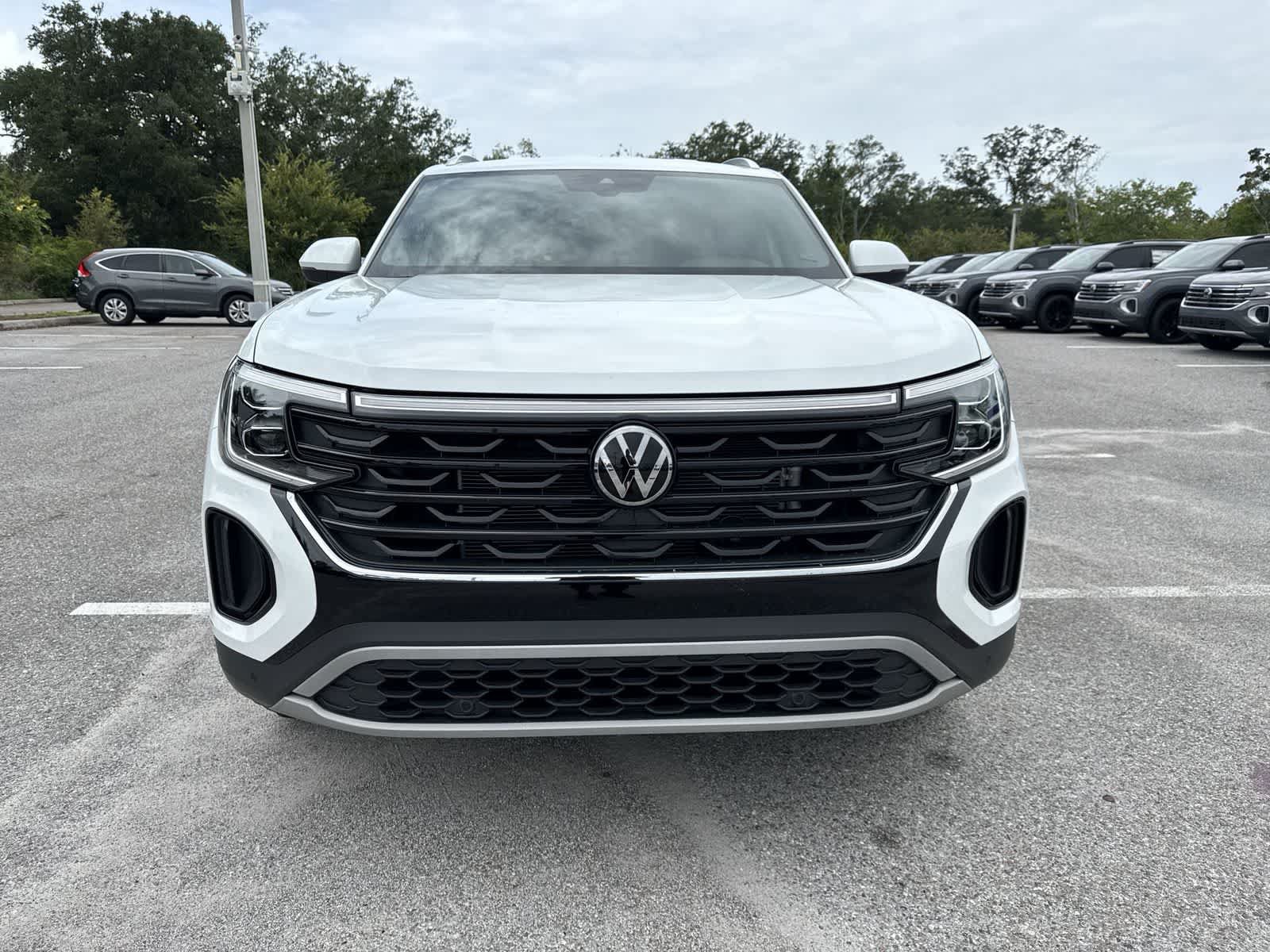 Certified 2024 Volkswagen Atlas Cross Sport SE FWD image 17