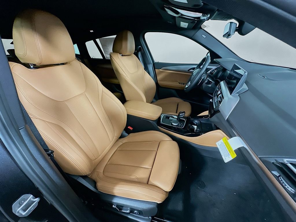Used 2025 BMW X4 xDrive30i w/ Premium Package image 34