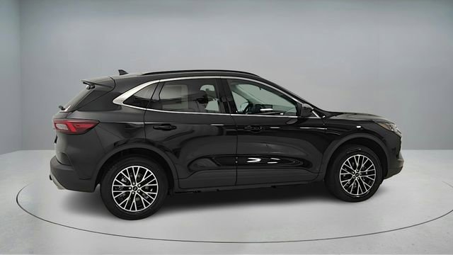New 2026 Ford Escape SE w/ Class II Trailer Tow Package image 8