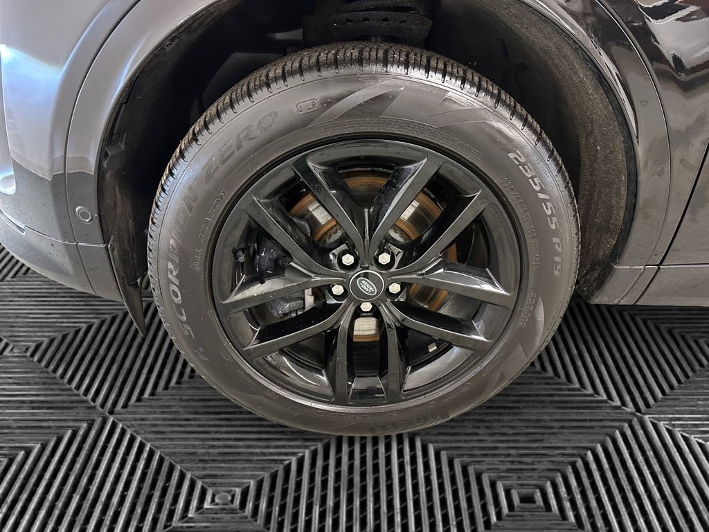 Used 2025 Land Rover Discovery Sport S image 14
