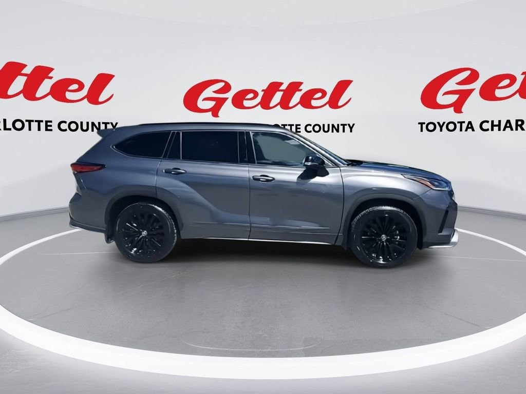 Certified 2023 Toyota Highlander L image 9
