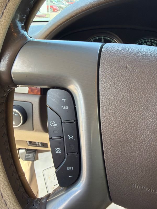 Used 2013 Chevrolet Suburban LTZ AWD/4WD image 16