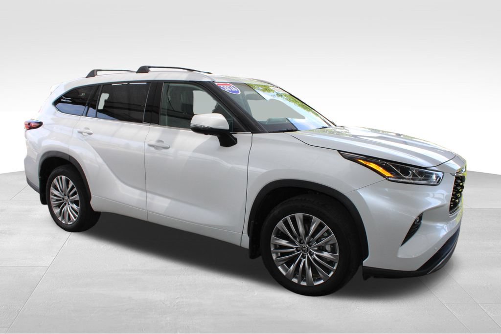 Certified 2026 Toyota Highlander Platinum AWD/4WD image 21